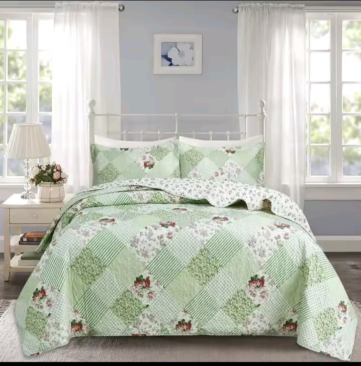 Elegant Floral Pattern Bedding Set - Image 3