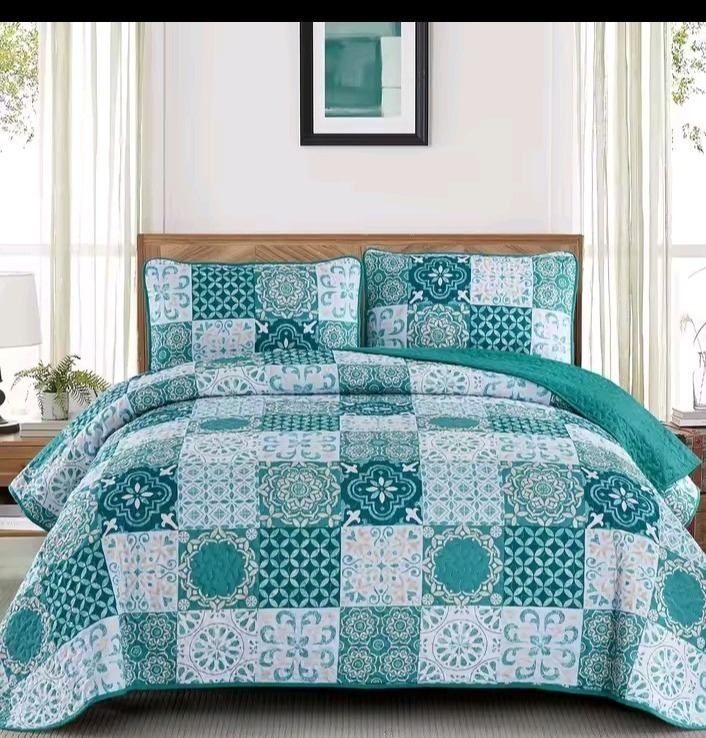 Elegant Floral Pattern Bedding Set