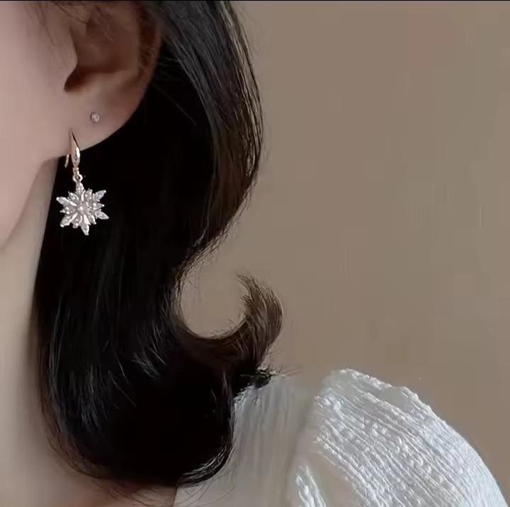 1Pair Snowflake Earring - Image 3