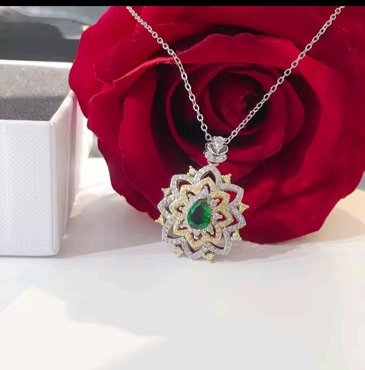 18k Multi Gold Necklace - Image 4