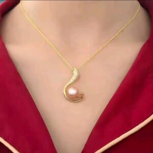 Junye Elegant Pearl Pendant Necklace